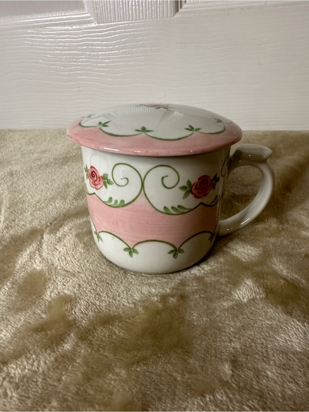 Pink Rose Pattern Ceramic Mug with Matching Lid Unbranded EUC